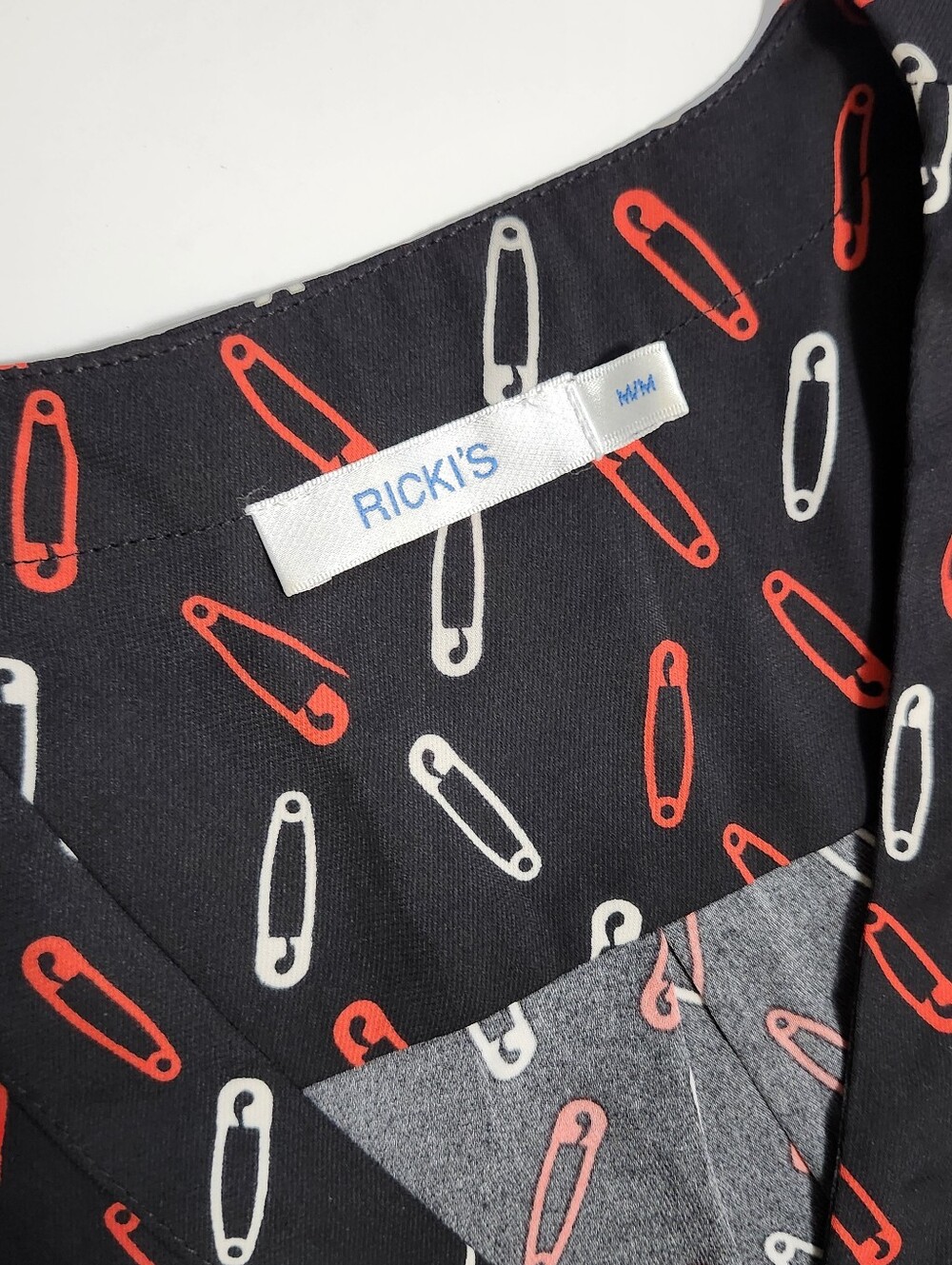 Rickis Black Blouse with Red & White Safety Pin Print and zip pull Size M - Picture 4 of 11